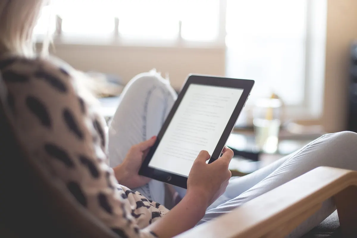 ARC Teams vs. Paid Review Platforms: A Comparison for Indie Authors