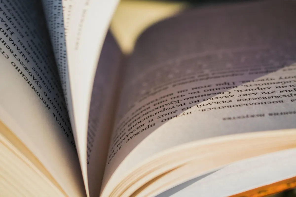 How to Write a Book Blurb That Sells: A Step-by-Step Guide for UK Authors